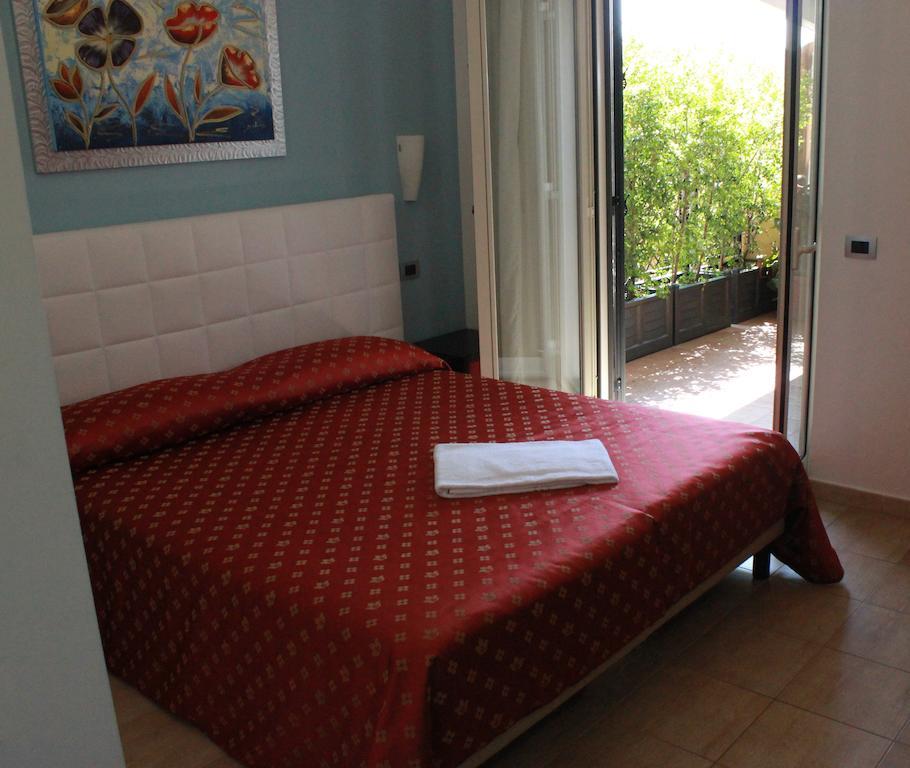 Hotel Vittorio Emanuele Floridia Szoba fotó